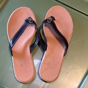 Tommy Bahama Black and Tan Sandals